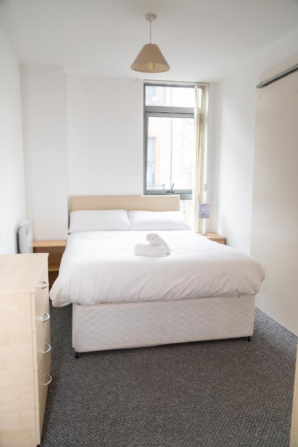 Serviced Apartment In Liverpool City Centre - Free Parking - Balcony - By Happy Days Extérieur photo