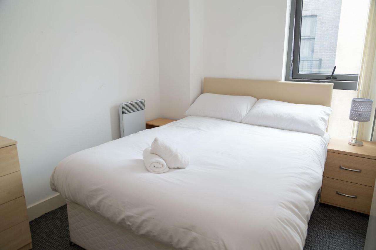 Serviced Apartment In Liverpool City Centre - Free Parking - Balcony - By Happy Days Extérieur photo