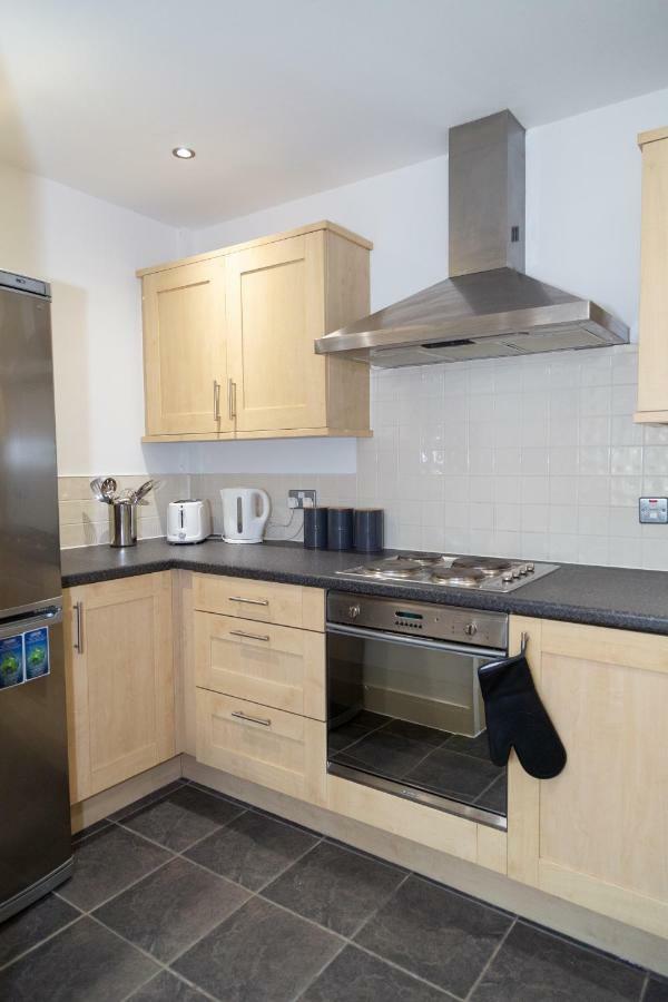 Serviced Apartment In Liverpool City Centre - Free Parking - Balcony - By Happy Days Extérieur photo