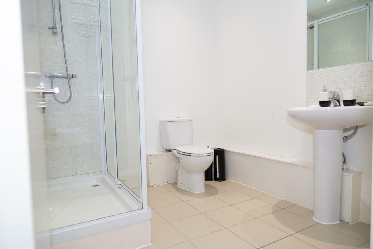 Serviced Apartment In Liverpool City Centre - Free Parking - Balcony - By Happy Days Extérieur photo